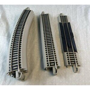 Bachmann E-Z Train Track HO Scale 10 Assorted Pieces Straight and Curved Plastic